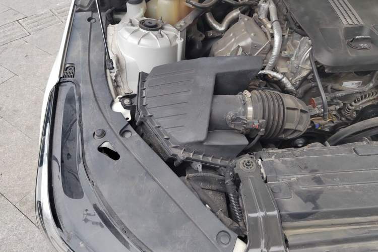 Used Cadillac CT4 2022 28T Luxury Edition Engine Bay Right