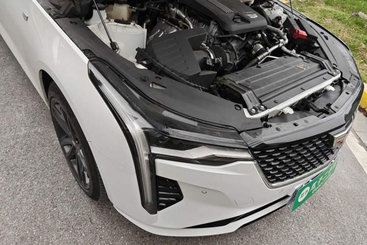 Used Cadillac CT4 2022 28T Luxury Edition Engine Bay Right