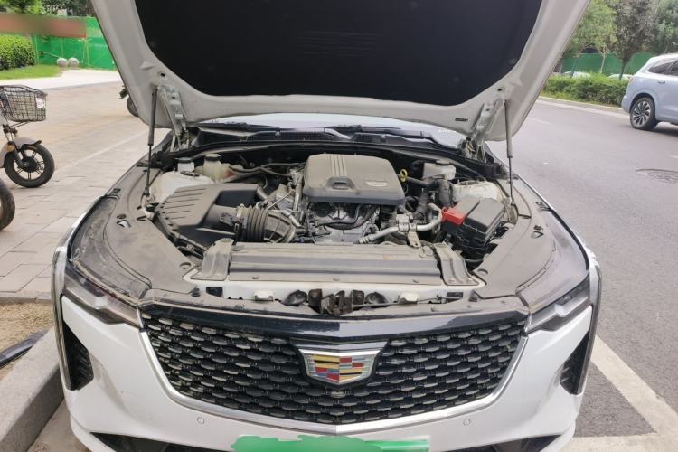 Used Cadillac CT4 2022 28T Luxury Edition Engine Bay