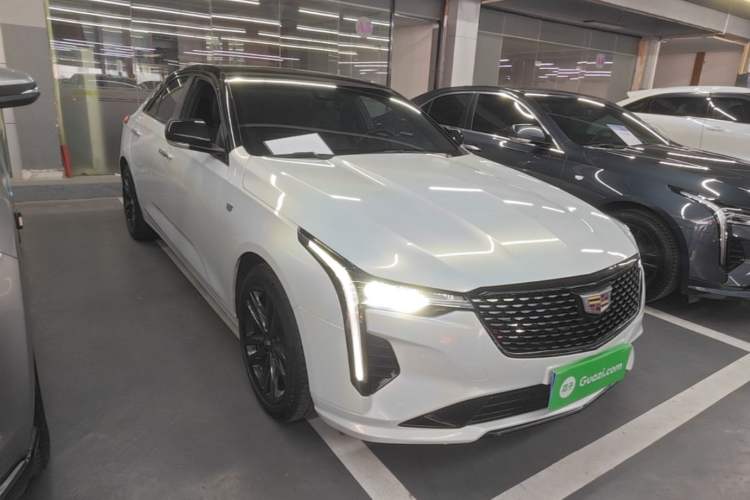 Used Cadillac CT4 2022 28T Luxury Edition Front Right 45 Deg