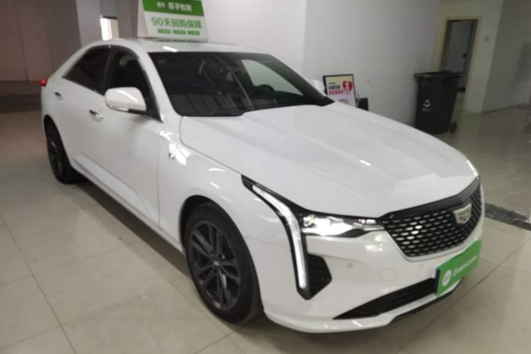 Used Cadillac CT4 2022 28T Luxury Edition Front Right 45 Deg