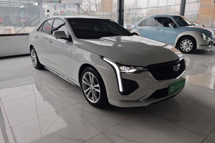 Used Cadillac CT4 2022 28T Fashion Edition Front Right 45 Deg