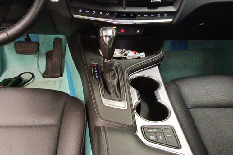 Used Cadillac CT4 2022 28T Luxury Edition Gear Lever