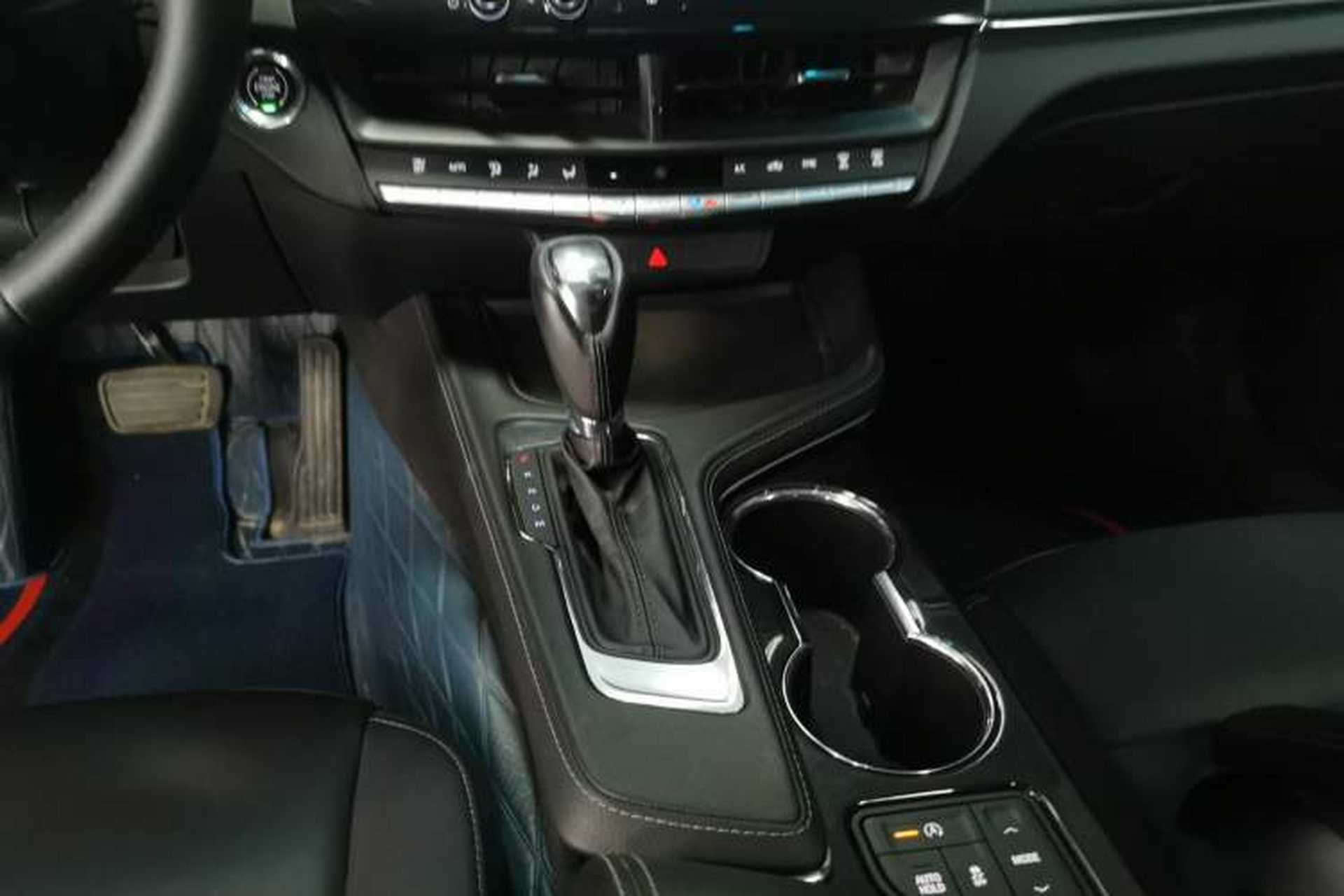 Used Cadillac CT4 2022 28T Fashion Edition Gear Lever