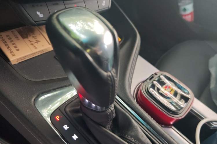 Used Cadillac CT4 2022 28T Luxury Edition Gear Lever