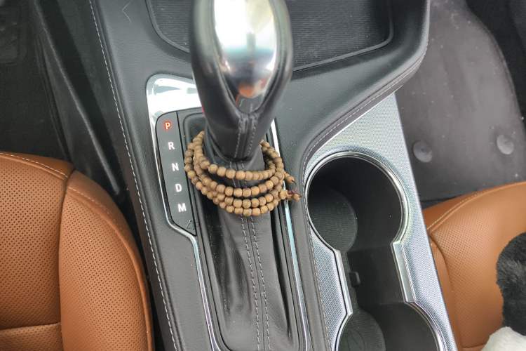 Used Cadillac CT4 2022 28T Luxury Edition Gear Lever