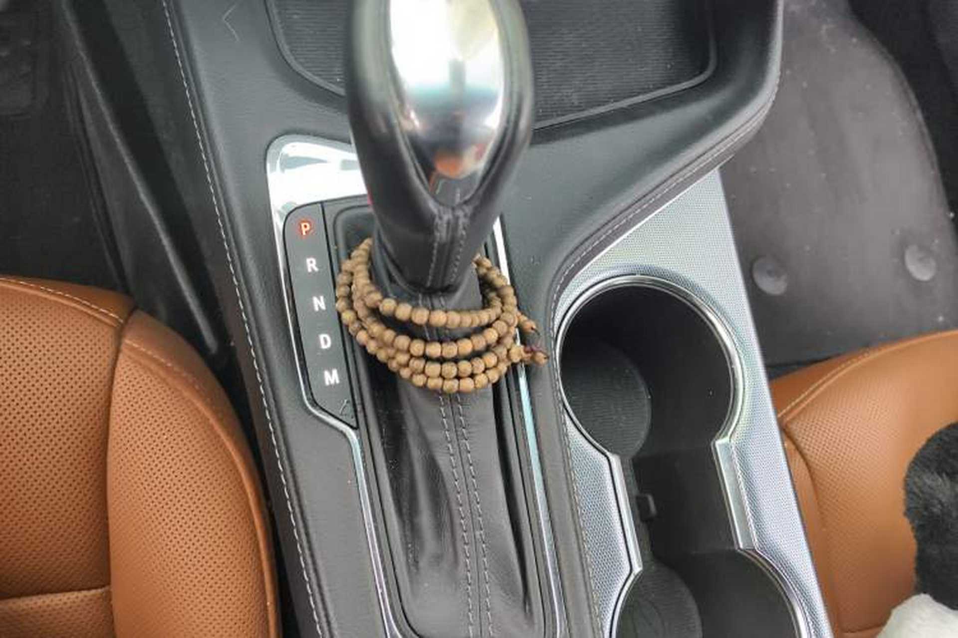 Used Cadillac CT4 2022 28T Luxury Edition Gear Lever