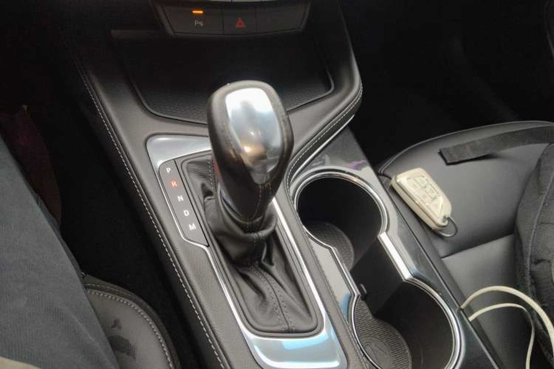 Used Cadillac CT4 2022 28T Fashion Edition Gear Lever
