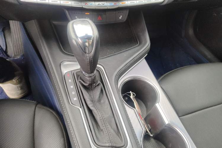 Used Cadillac CT4 2022 28T Luxury Edition Gear Lever