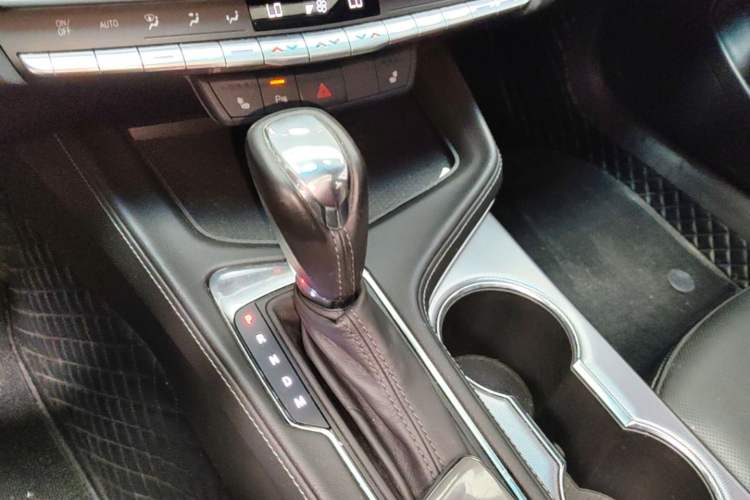 Used Cadillac CT4 2022 28T Luxury Edition Gear Lever