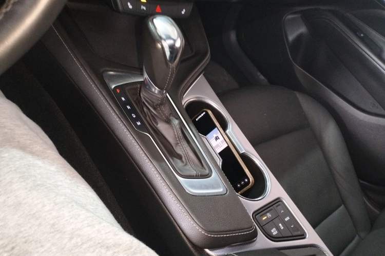 Used Cadillac CT4 2022 28T Luxury Edition Gear Lever