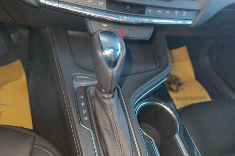 Used Cadillac CT4 2022 28T Fashion Edition Gear Lever
