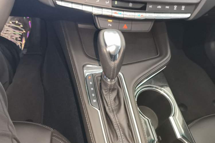 Used Cadillac CT4 2022 28T Fashion Edition Gear Lever