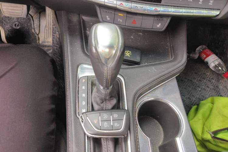 Used Cadillac CT4 2022 28T Luxury Edition Gear Lever