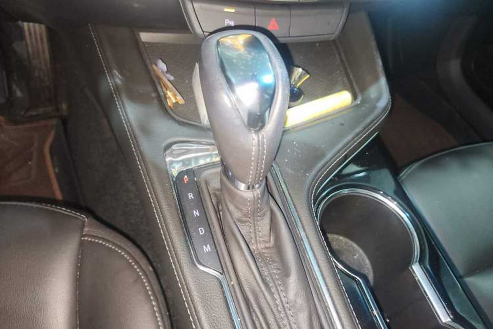 Used Cadillac CT4 2022 28T Fashion Edition Gear Lever