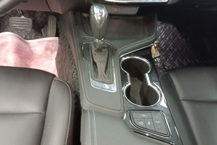 Used Cadillac CT4 2022 28T Fashion Edition Gear Lever