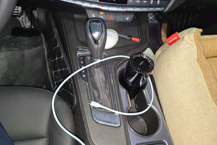 Used Cadillac CT4 2022 28T Luxury Edition Gear Lever