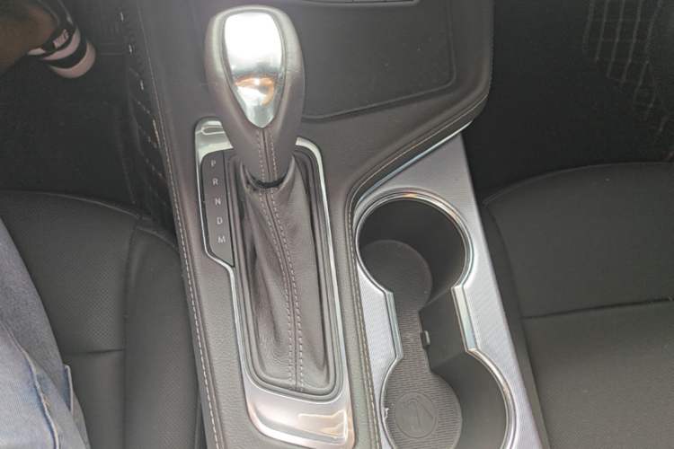 Used Cadillac CT4 2022 28T Luxury Edition Gear Lever
