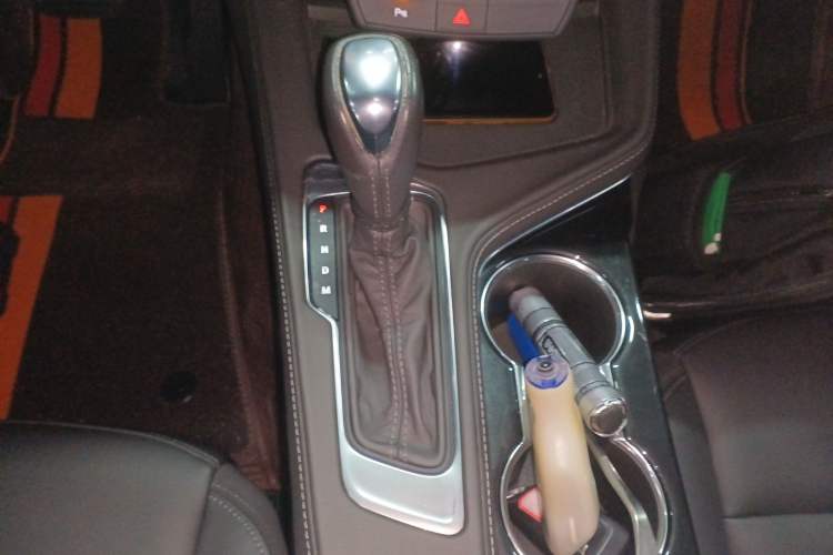 Used Cadillac CT4 2022 28T Fashion Edition Gear Lever