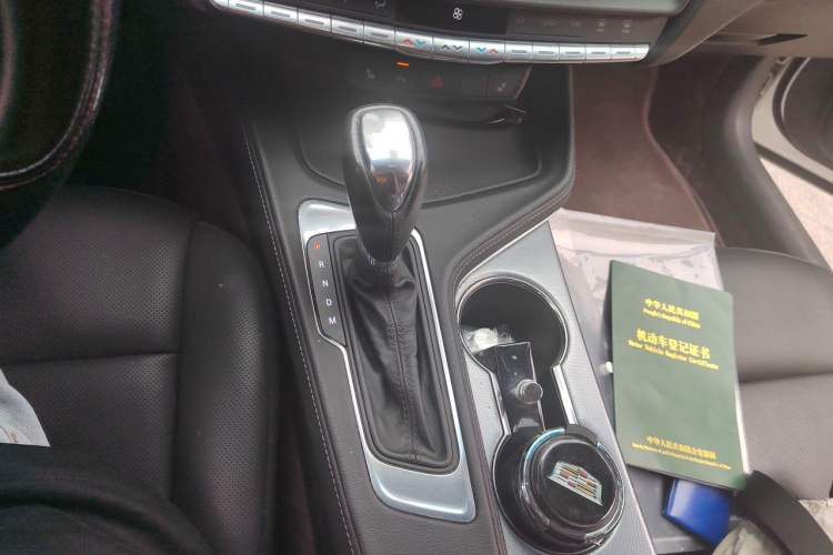 Used Cadillac CT4 2022 28T Luxury Edition Gear Lever