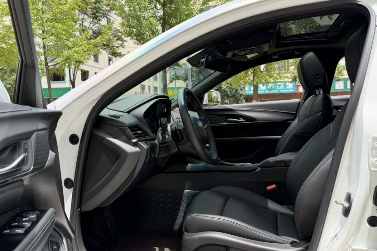 Used Cadillac CT4 2022 28T Fashion Edition Interior 2