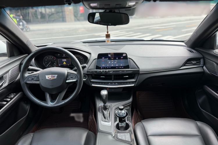 Used Cadillac CT4 2022 28T Fashion Edition Interior 2