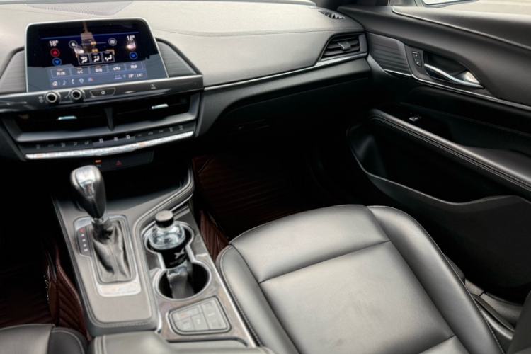 Used Cadillac CT4 2022 28T Fashion Edition Interior 4