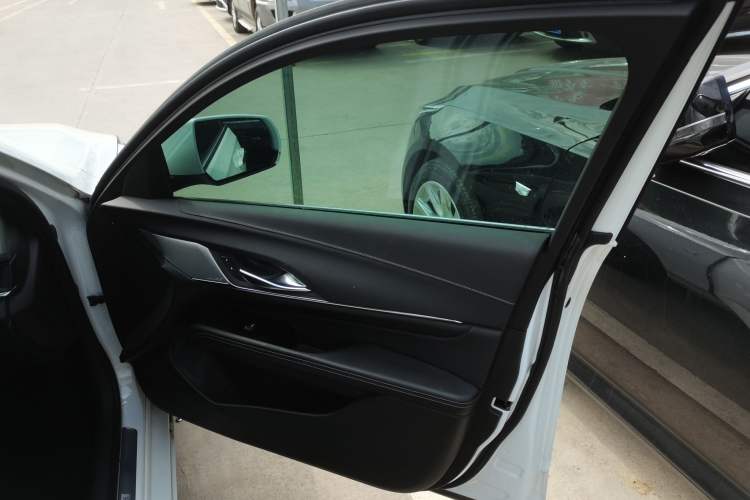 Used Cadillac CT4 2022 28T Luxury Edition Interior 5