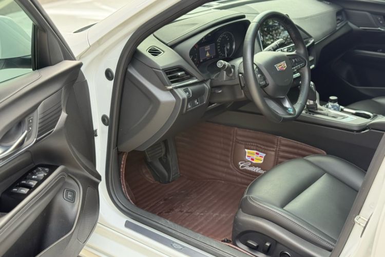 Used Cadillac CT4 2022 28T Fashion Edition Interior 7