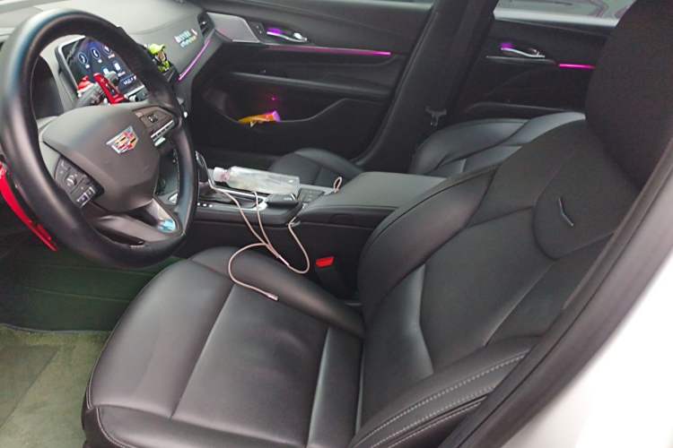 Used Cadillac CT4 2022 28T Luxury Edition Left Front Seat