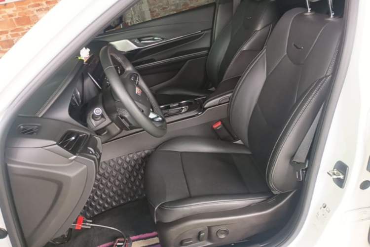Used Cadillac CT4 2022 28T Luxury Edition Left Front Seat