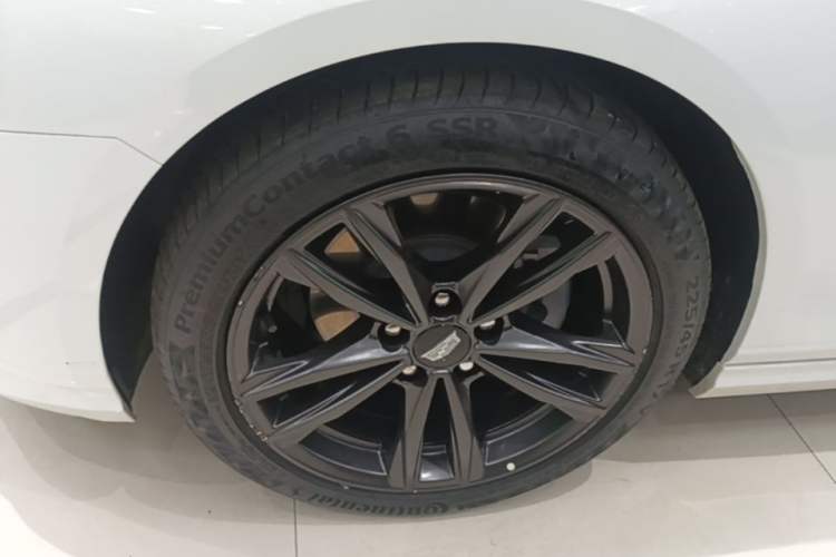 Used Cadillac CT4 2022 28T Luxury Edition Left Front Wheel Hub
