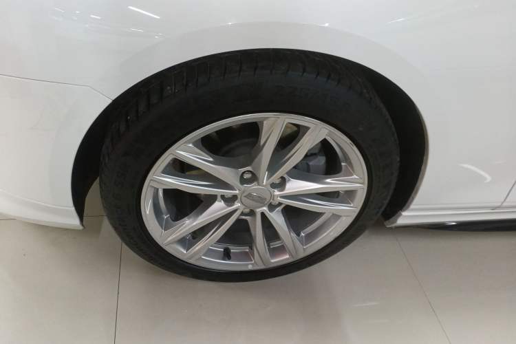 Used Cadillac CT4 2022 28T Fashion Edition Left Front Wheel Hub