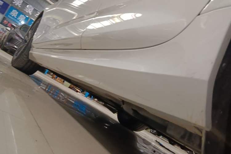 Used Cadillac CT4 2022 28T Luxury Edition Left Side Sill