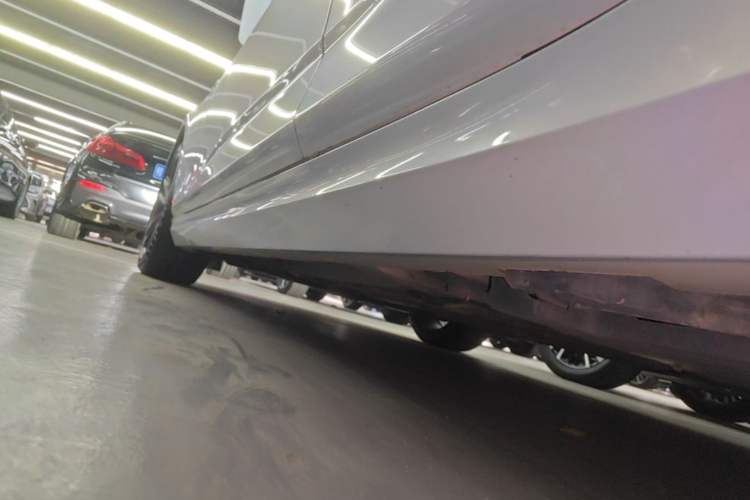 Used Cadillac CT4 2022 28T Luxury Edition Left Side Sill