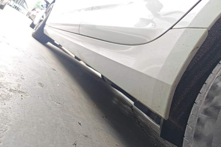 Used Cadillac CT4 2022 28T Luxury Edition Left Side Sill