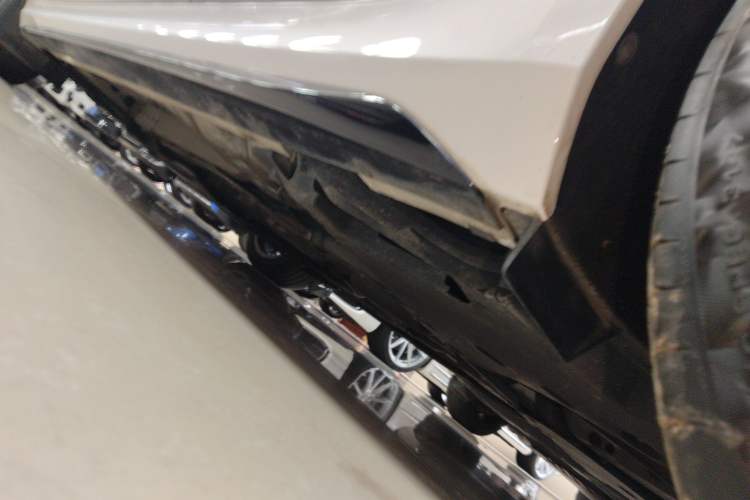Used Cadillac CT4 2022 28T Fashion Edition Left Side Sill