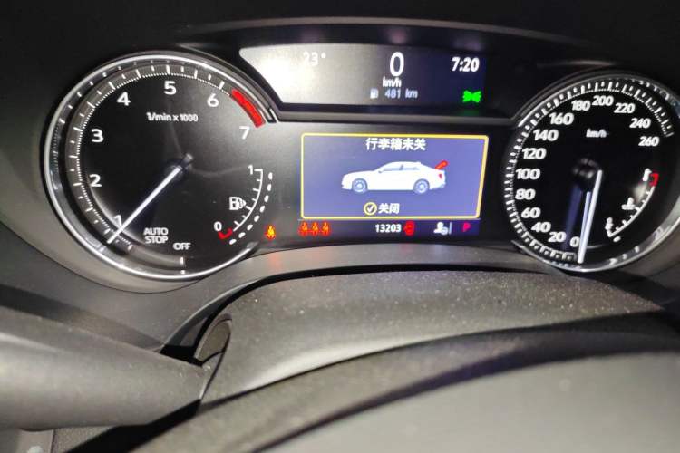 Used Cadillac CT4 2022 28T Luxury Edition Odometer Close Up