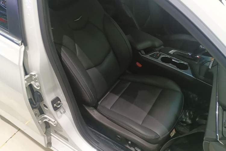 Used Cadillac CT4 2022 28T Luxury Edition Right Front Seat