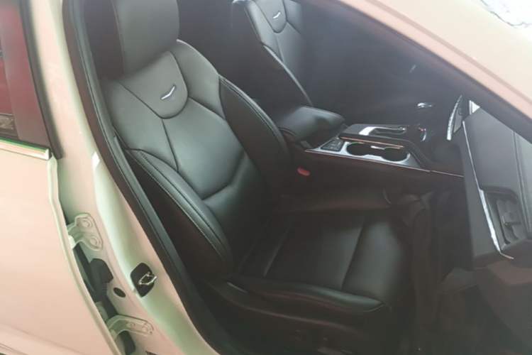 Used Cadillac CT4 2022 28T Luxury Edition Right Front Seat