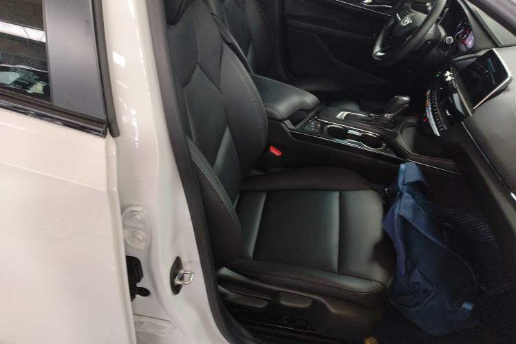 Used Cadillac CT4 2022 28T Fashion Edition Right Front Seat