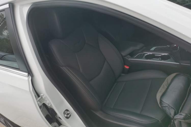Used Cadillac CT4 2022 28T Luxury Edition Right Front Seat