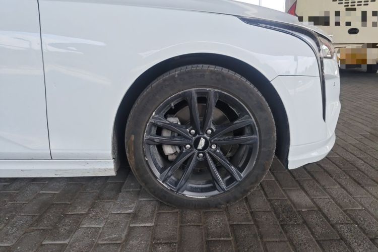 Used Cadillac CT4 2022 28T Luxury Edition Right Front Wheel Hub