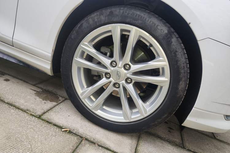 Used Cadillac CT4 2022 28T Fashion Edition Right Front Wheel Hub