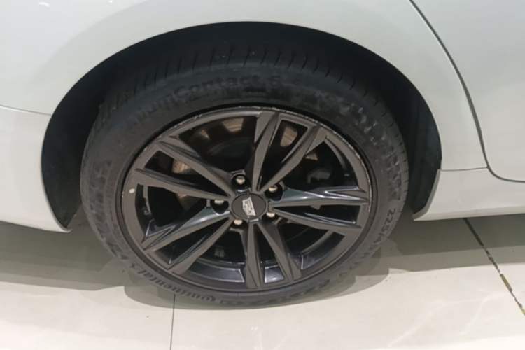 Used Cadillac CT4 2022 28T Luxury Edition Right Rear Wheel Hub