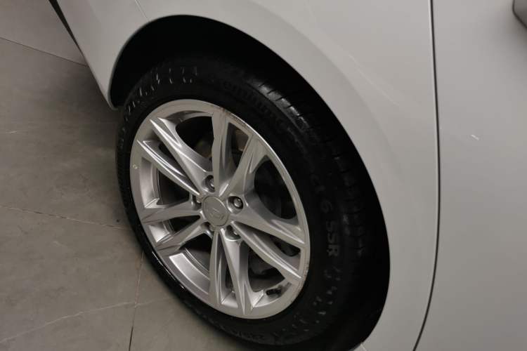 Used Cadillac CT4 2022 28T Fashion Edition Right Rear Wheel Hub