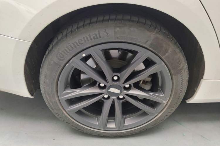 Used Cadillac CT4 2022 28T Luxury Edition Right Rear Wheel Hub