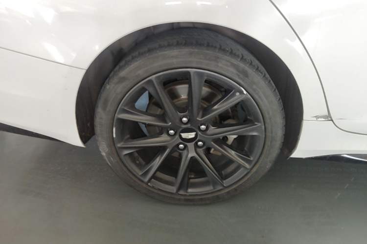 Used Cadillac CT4 2022 28T Prestige Edition Right Rear Wheel Hub