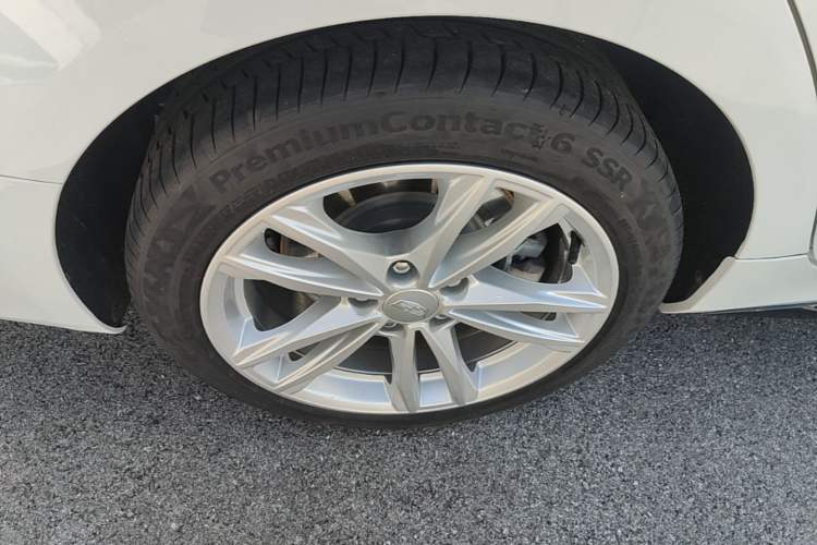 Used Cadillac CT4 2022 28T Fashion Edition Right Rear Wheel Hub