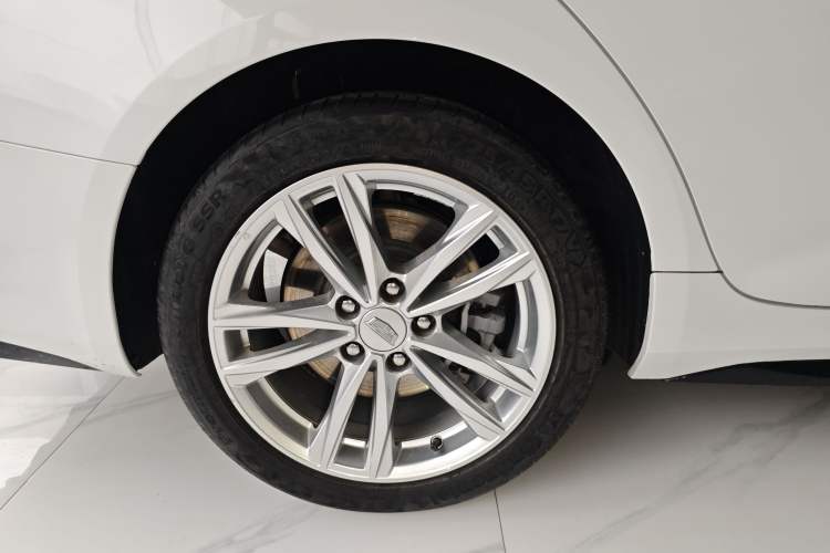 Used Cadillac CT4 2022 28T Fashion Edition Right Rear Wheel Hub